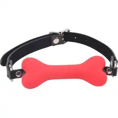  Красный силиконовый кляп-косточка на черном ремешке Doggie Bone Bit Gag 