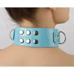  Голубой лаковый ошейник с заклепками и цепочкой 