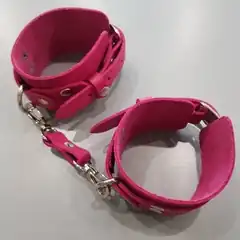  Розовые кожаные наручники 