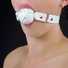  Белый кляп-шар из кожи 