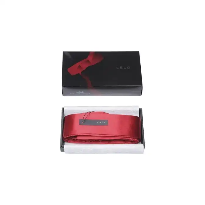 Красная шелковая маска Intima (LELO). Фотография 4.
