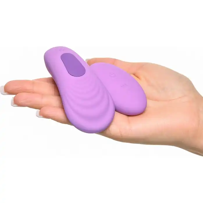 Фиолетовый компактный вибростимулятор Remote Silicone Please-Her - Fantasy For Her. Фотография 4.