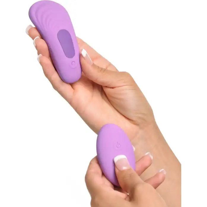 Фиолетовый компактный вибростимулятор Remote Silicone Please-Her - Fantasy For Her. Фотография 5.