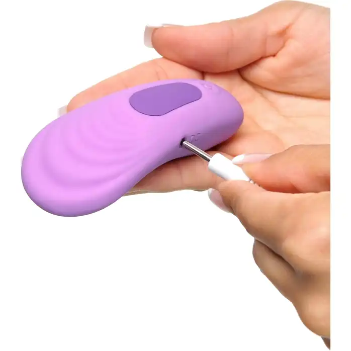 Фиолетовый компактный вибростимулятор Remote Silicone Please-Her - Fantasy For Her. Фотография 6.