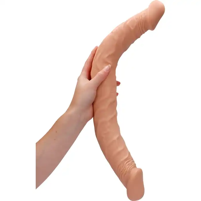 Телесный двусторонний фаллоимитатор длиной Double Dong - 48,1 см - RealRock. Фотография 4.