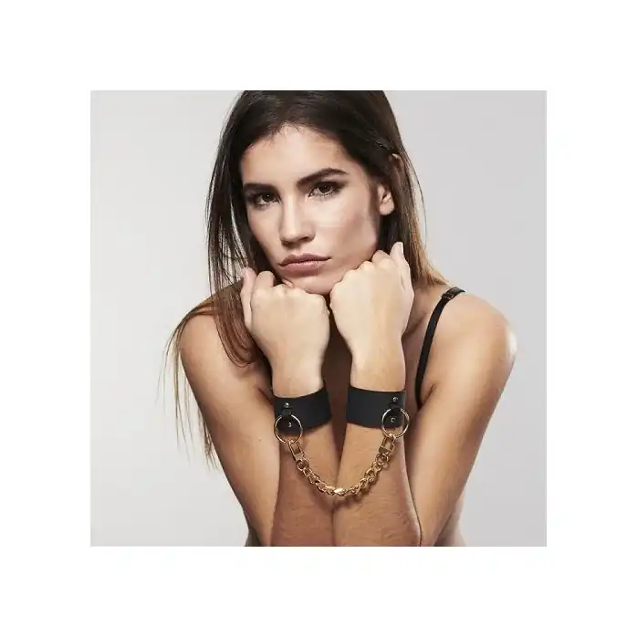 Черные наручники Wide Cuffs на цепочке