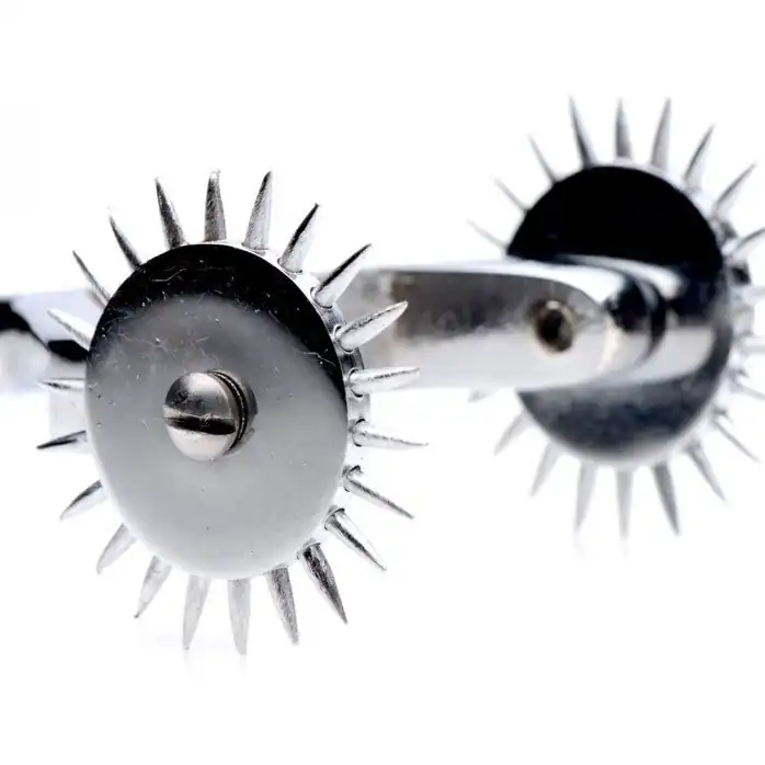 Двойное игольчатое колесо Вартенберга Twin Sensation Wartenburg Pin Wheel - 16,5 см - Mistress by Isabella Sinclaire . Фотография 4.