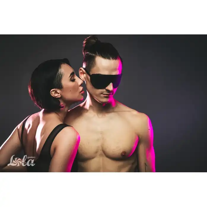 Черная маска Shy - Party Hard. Фотография 10.