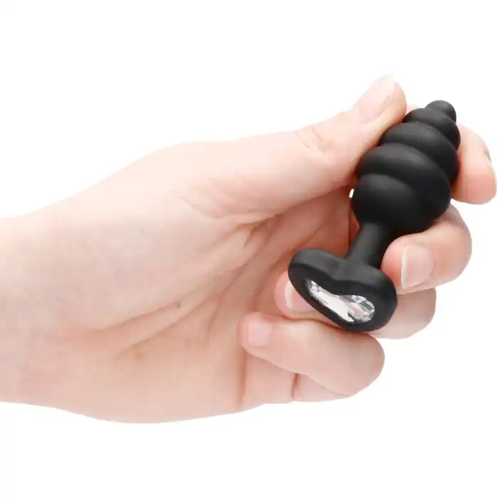 Черная анальная пробка Regular Ribbed Diamond Heart Plug - 7 см - Ouch!. Фотография 4.