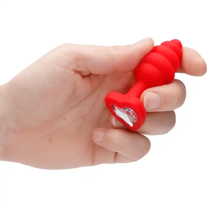 Красная анальная пробка Regular Ribbed Diamond Heart Plug - 7 см - Ouch!. Фотография 4.