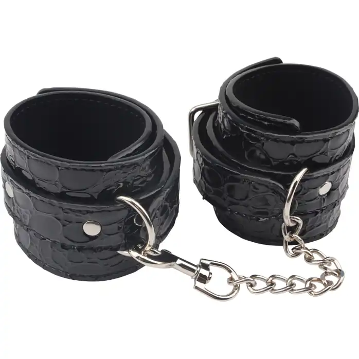 Черные оковы на карабине Be good Ankle Cuffs - Behave!