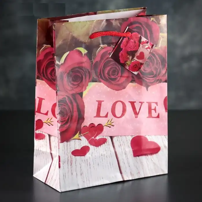 Подарочный пакет Love - 23 х 18 см