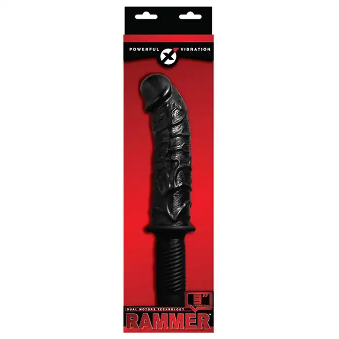 Черный вибратор-реалистик RAMMER с рукоятью. Фотография 2.