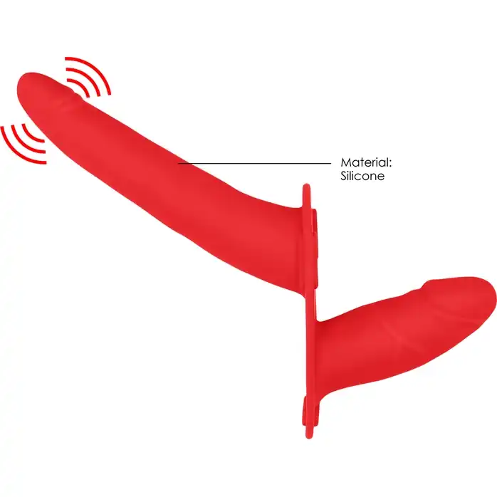 Красный двойной вибрострапон Double Vibrating Silicone Strap-On Adjustable - 15,5 см - Ouch!. Фотография 4.