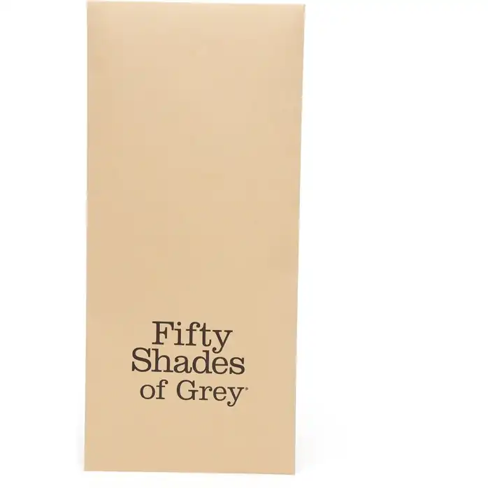 Черная кожаная плеть Bound to You Faux Leather Small Flogger - 29,2 см - Fifty Shades of Grey. Фотография 3.