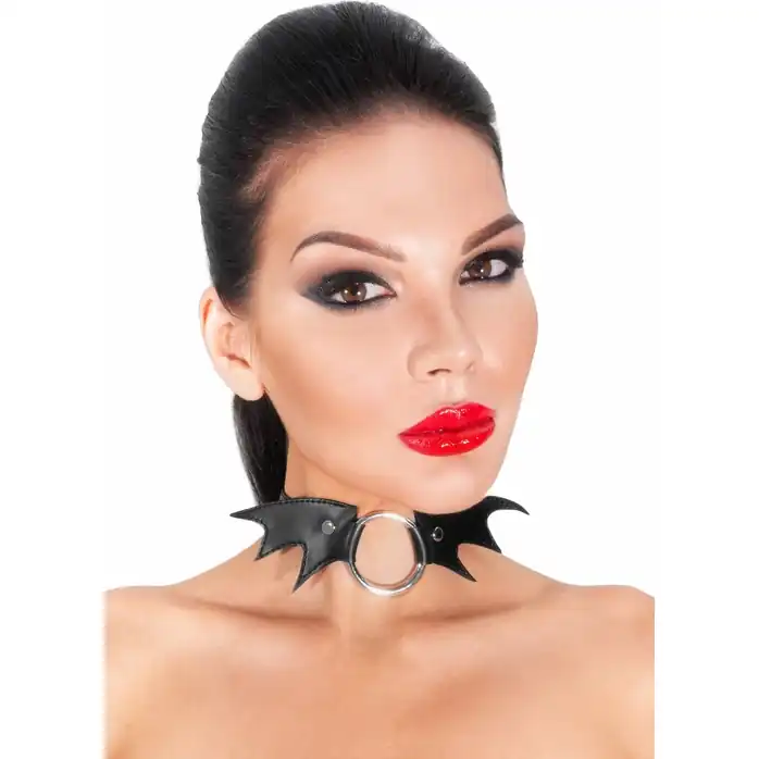 Черный чокер с кольцом Летучая мышь - BDSM. Фотография 2.