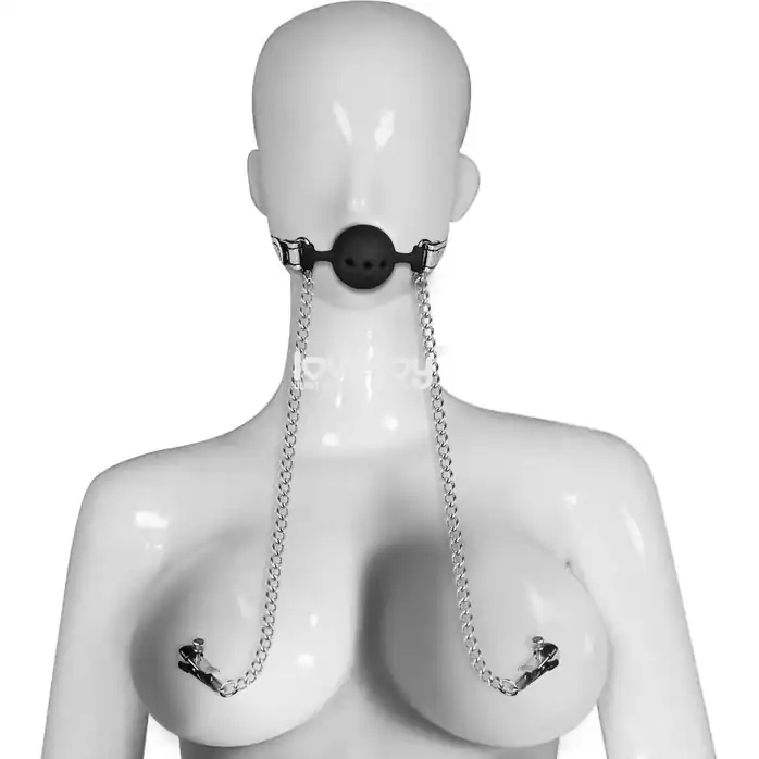 Серебристо-черный кляп с зажимами на соски Breathable Ball Gag With Nipple Clamp. Фотография 4.
