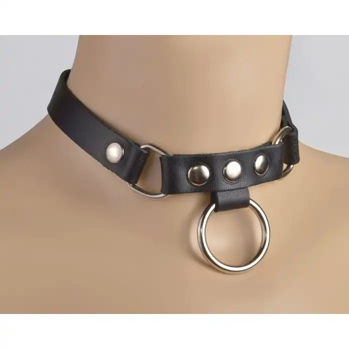 Черный чокер с клепками и кольцом - BDSM accessories