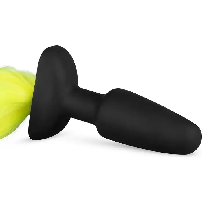 Черная анальная пробка с желтым хвостом Butt Plug With Tail - Fetish Collection. Фотография 2.