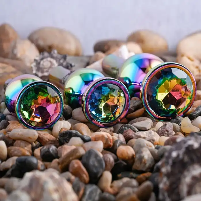 Набор из 3 радужных анальных пробок Rainbow Metal Plug Set. Фотография 8.