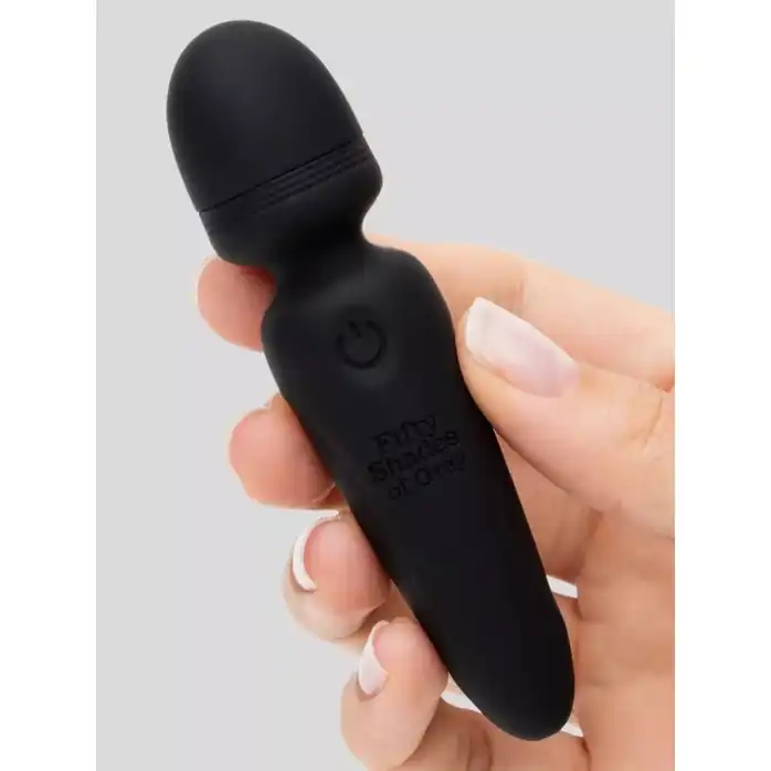 Черный мини-wand Sensation Rechargeable Mini Wand Vibrator - 10,1 см - Fifty Shades of Grey. Фотография 4.
