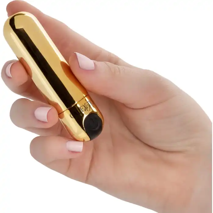 Золотистая вибропуля в чехле для хранения Rechargeable Hideaway Bullet - 7,5 см. Фотография 3.