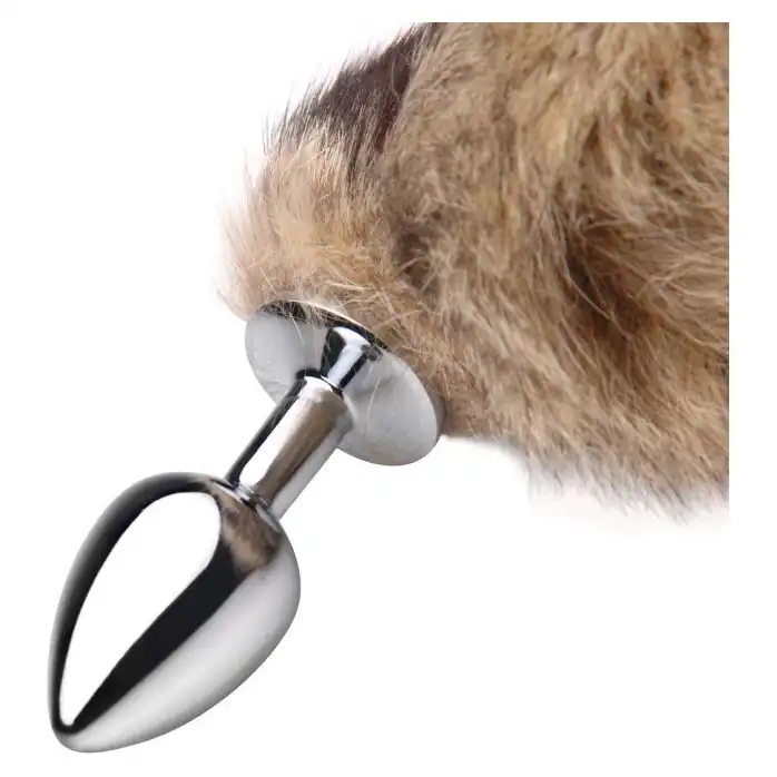 Металлическая анальная пробка с хвостом лисицы Master Series Untamed Fox Tail Anal Plug - 9 см - Master Series. Фотография 3.