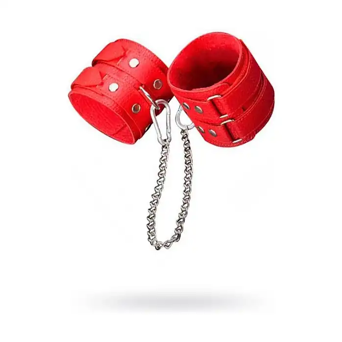 Кожаные красные оковы с цепочкой - BDSM accessories. Фотография 2.