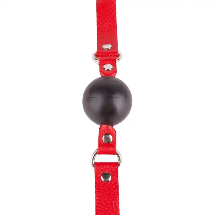 Чёрный кляп-шар с красным ремешком - BDSM accessories. Фотография 4.