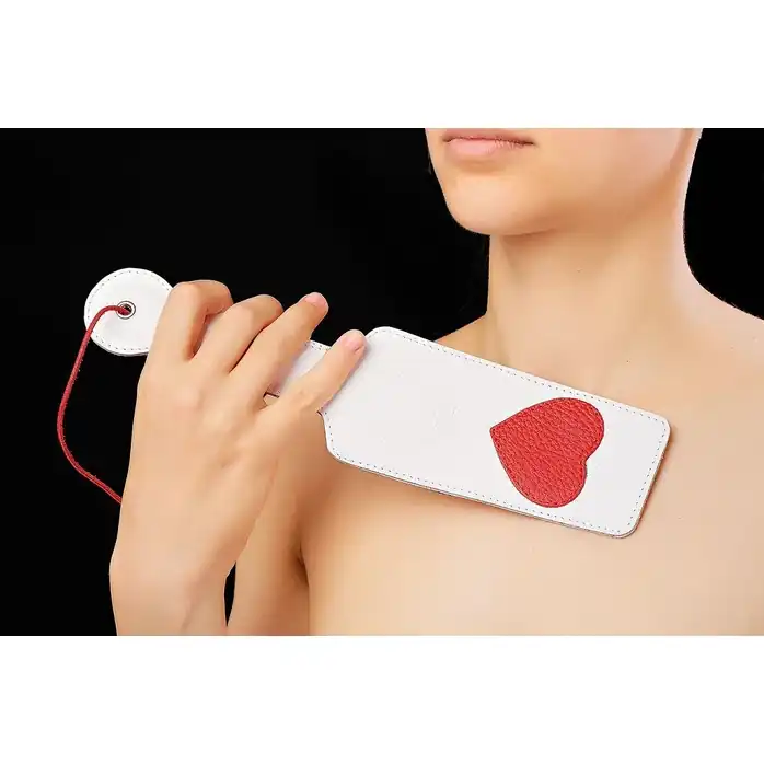 Белая хлопалка с середечком - BDSM accessories