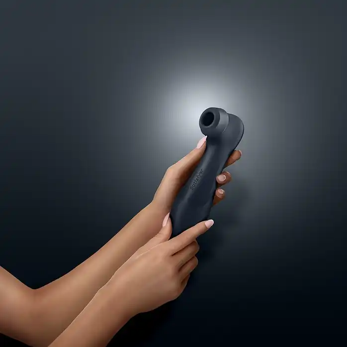 Черный вакуумный стимулятор клитора Satisfyer Pro 2 Generation 3. Фотография 10.