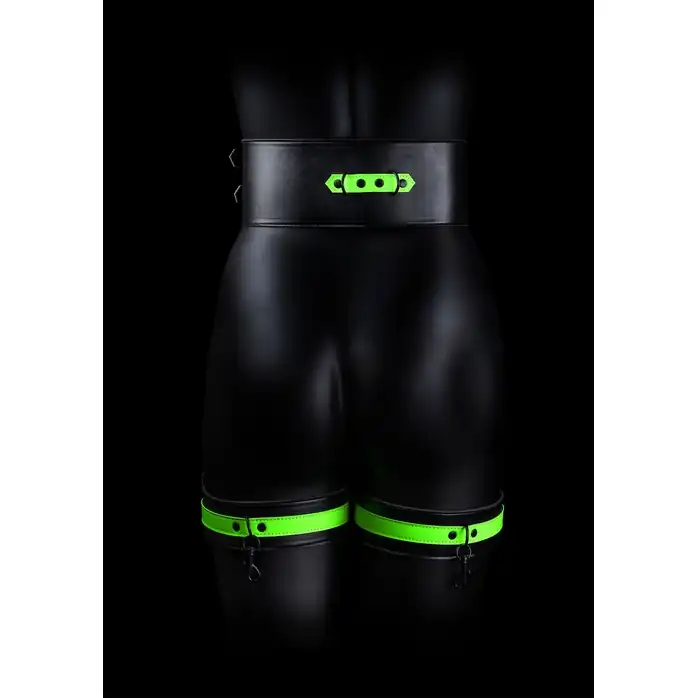 Набор для бондажа Thigh Cuffs with Belt and Handcuffs - размер S-M - Ouch!. Фотография 10.