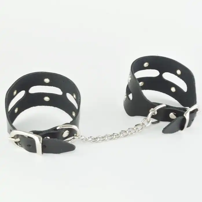 Черные кожаные наручники Лира - BDSM accessories. Фотография 2.