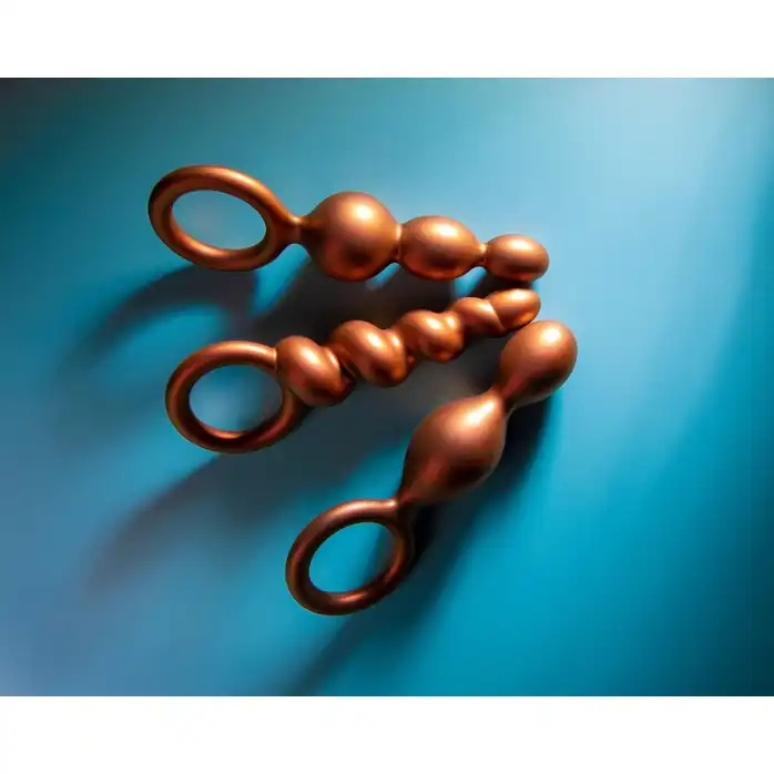 Массажер для анальной стимуляции цвета бронзы Matrix Beaded Loop Plug - 13,3 см - Anal Adventures. Фотография 5.