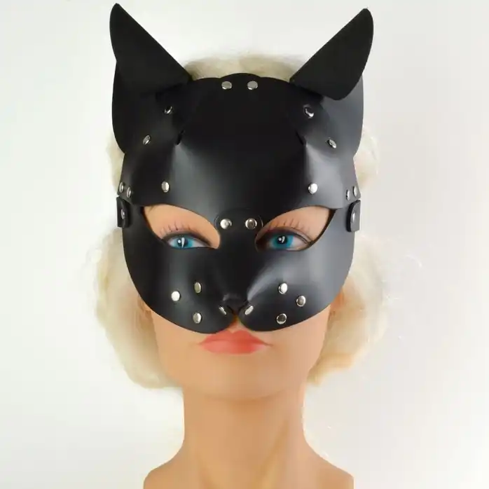 Черная кожаная маска Pussy. Фотография 3.