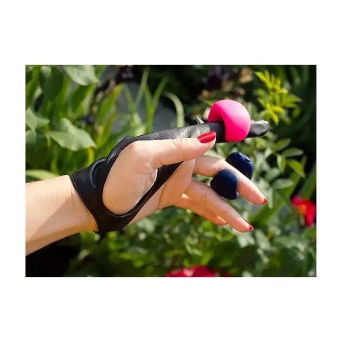 Розовый мини-вибратор на палец Fun Toys Gring. Фотография 5.