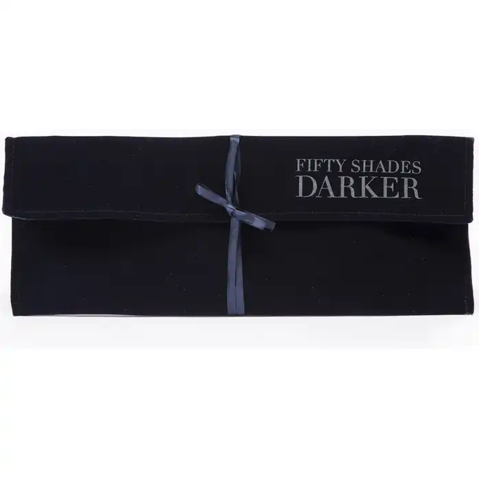 Тёмно-синие кожаные наручники No Bounds Collection Wrist Cuffs - Fifty Shades Darker. Фотография 3.