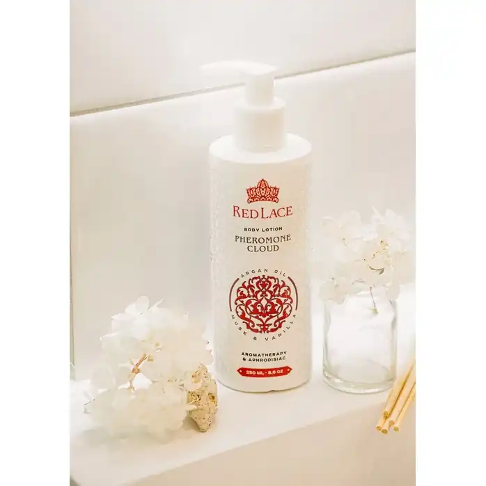 Лосьон для тела с феромонами Red Lace Pheromone Cloud - 250 мл. Фотография 5.