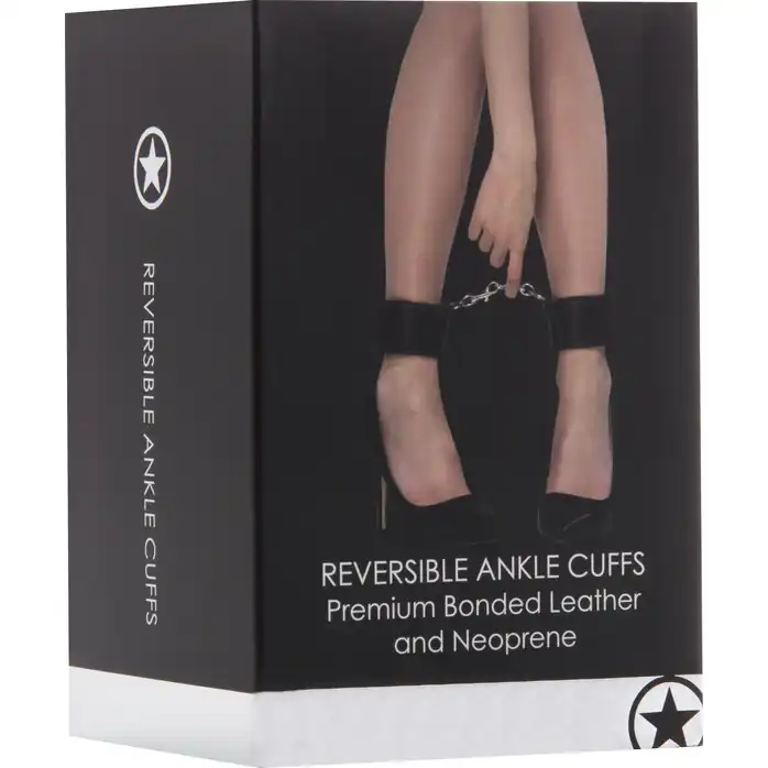Чёрные двусторонние оковы на ноги Reversible Ankle Cuffs - Ouch!. Фотография 5.