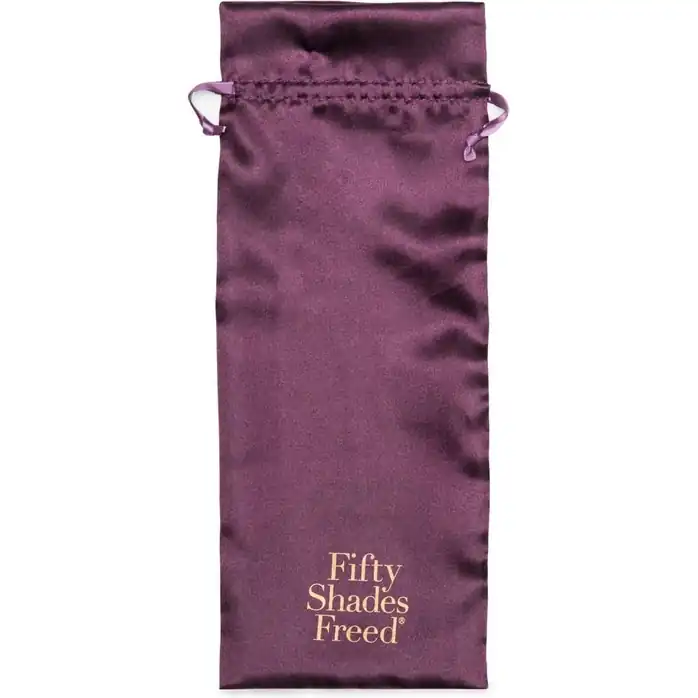 Чёрный стеклянный стимулятор It s Divine Black Glass Beaded Dildo - 20,3 см - Fifty Shades Freed. Фотография 5.