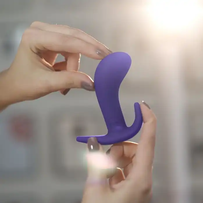 Фиолетовый анальный стимулятор BOOTIE M - 9,3 см. Фотография 2.