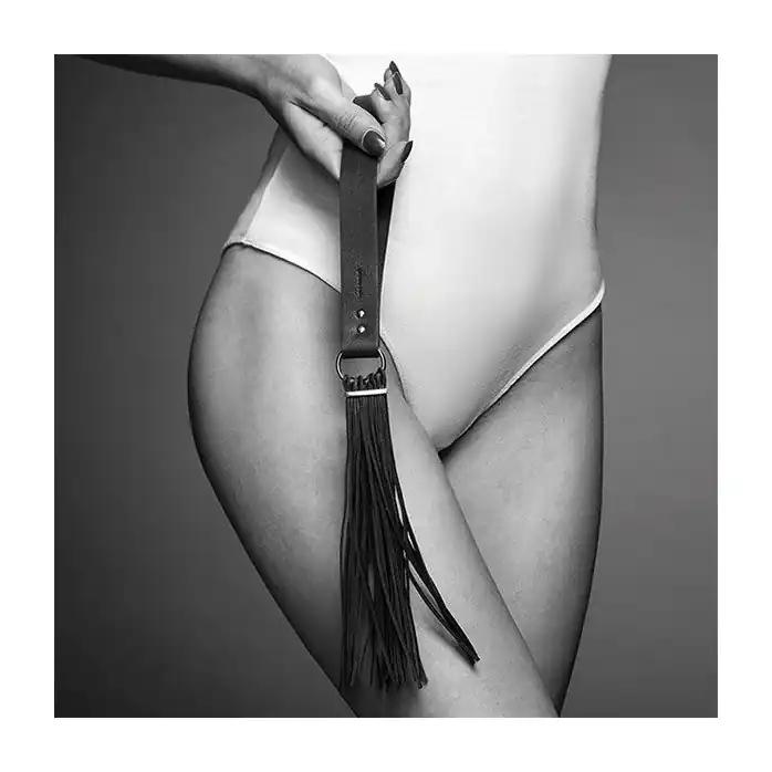 Чёрный флоггер-кисточка TASSEL FLOGGER